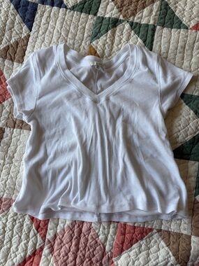 Z-Supply Cropped V-Neck Short Sleeve Top